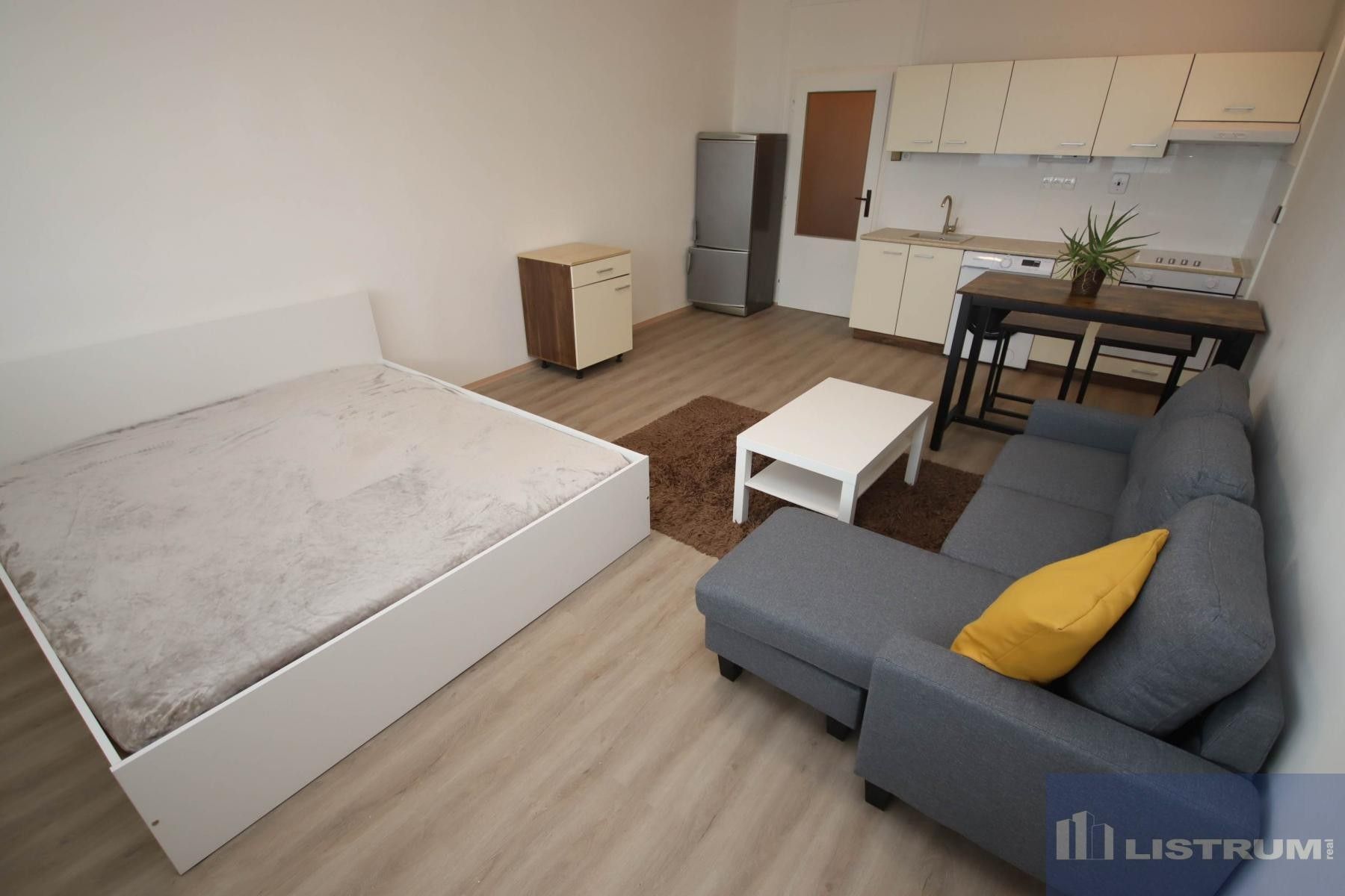 Pronájem byt 1+kk - Emy Destinnové, Havířov, 32 m²