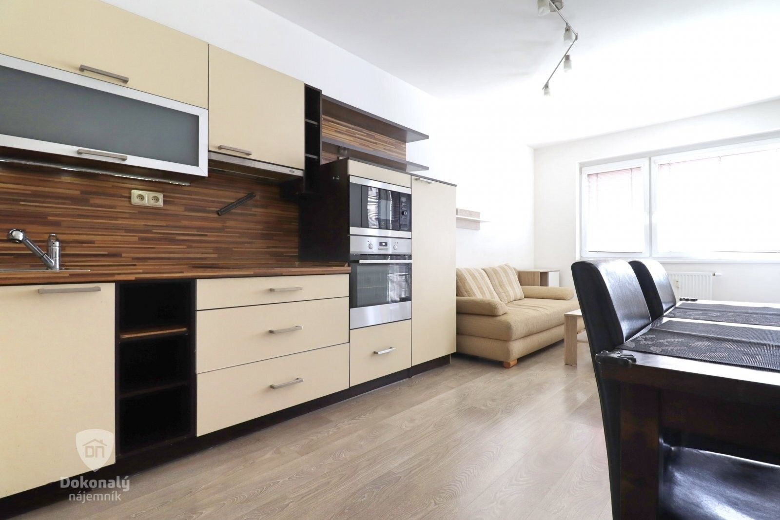 Pronájem byt 2+kk - Zakšínská, Praha, 45 m²