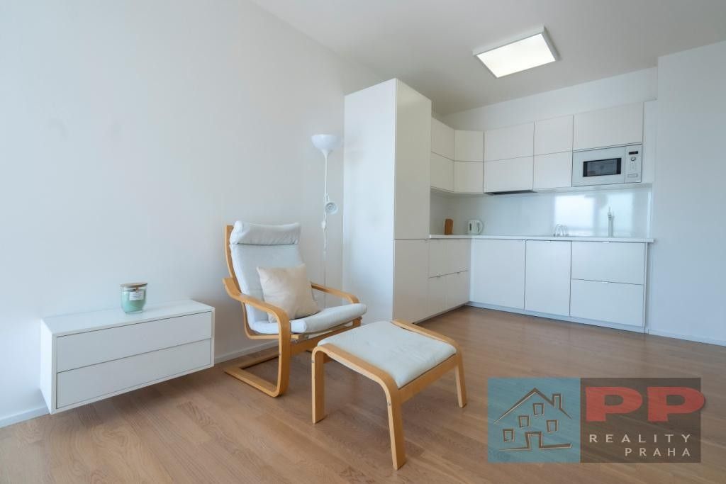 Pronájem byt 1+kk - Čumpelíkova, Praha, 51 m²