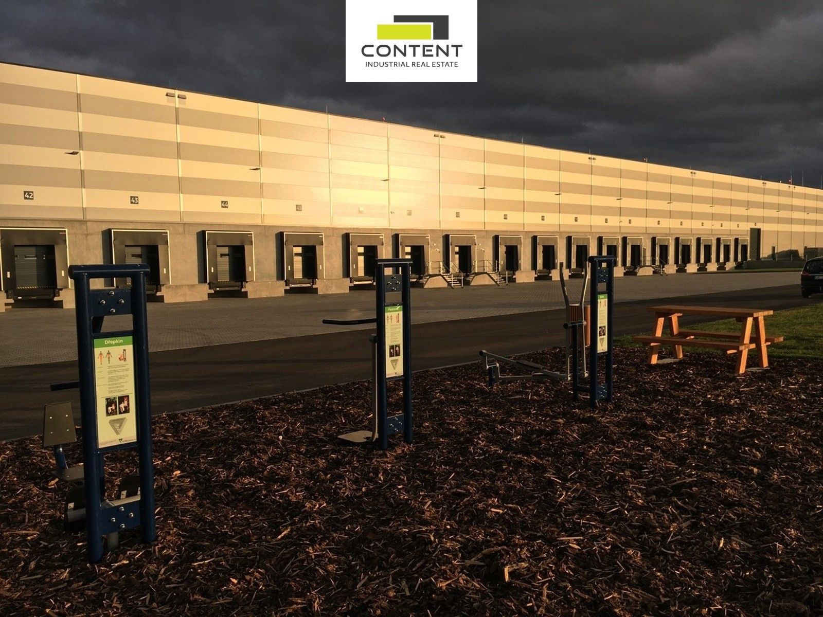 Sklady, Logistická, Pavlov, 3 000 m²