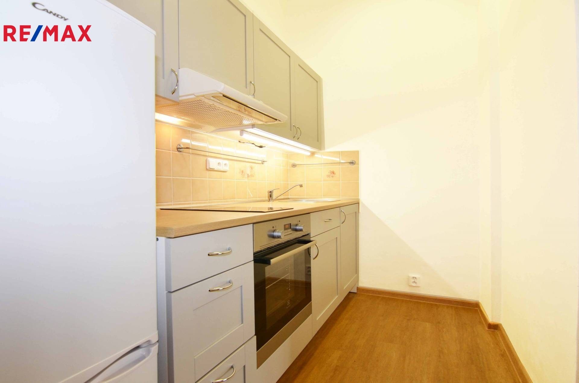 2+kk, U hranic, Praha, 53 m²