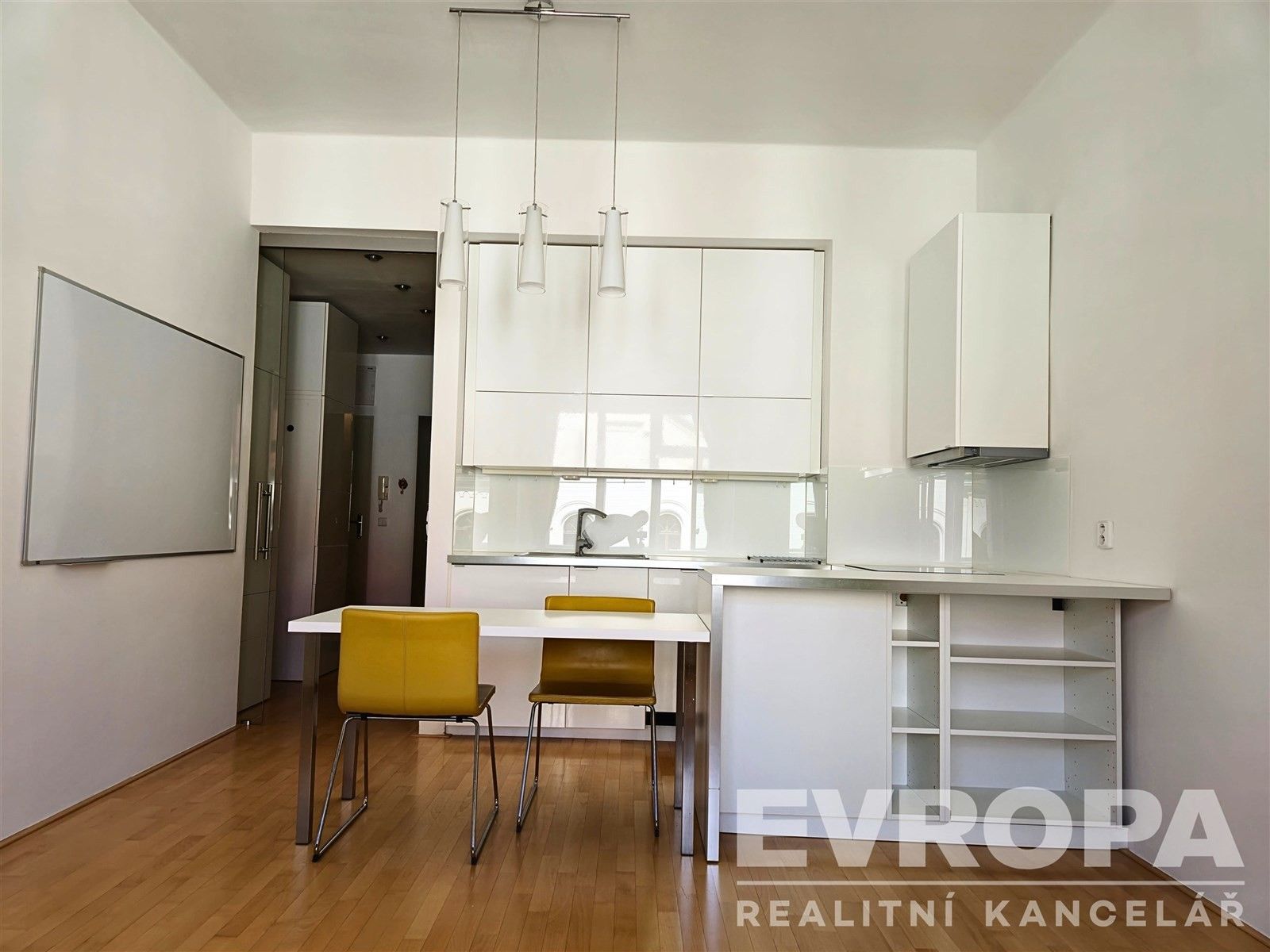 Pronájem byt 1+kk - Peckova, Praha, 35 m²