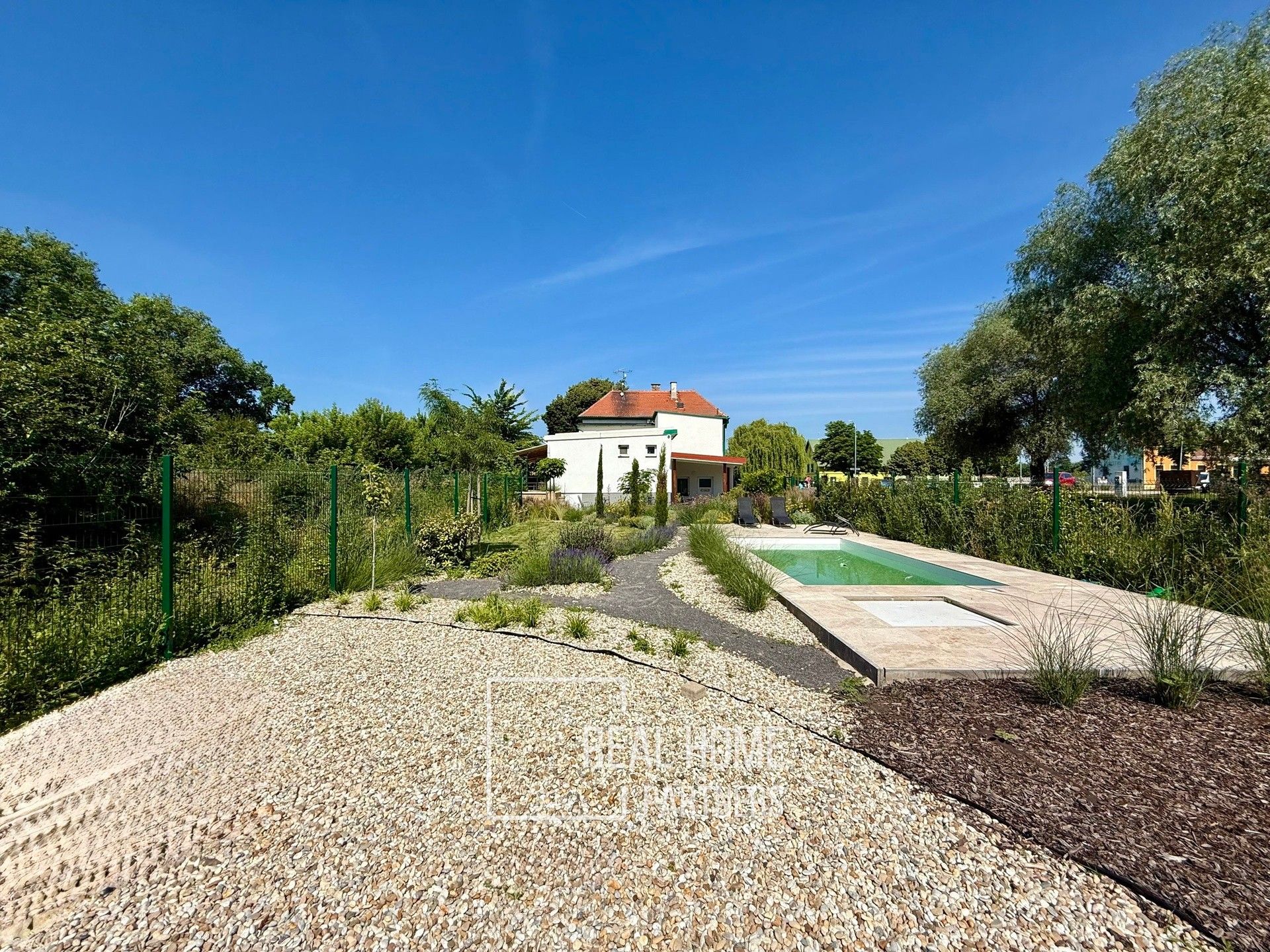 Ubytovací zařízení, Březí, 359 m²