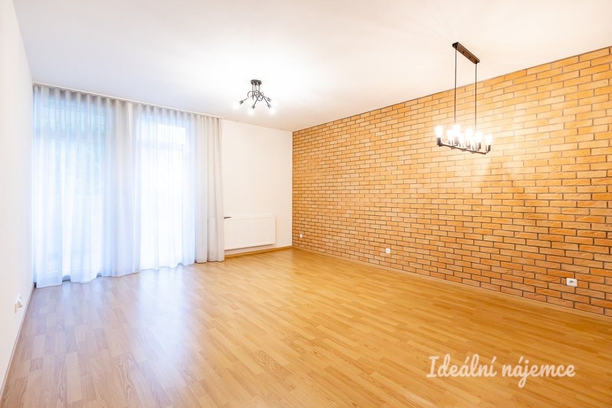 3+kk, Adamova, Praha, 84 m²