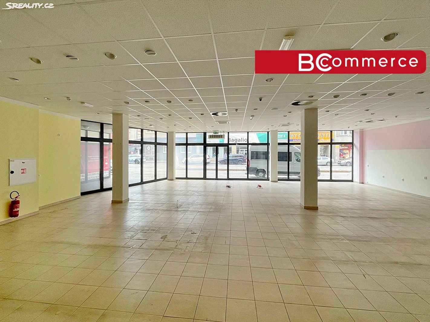 Pronájem obchodní prostory - Trnitá, Brno, 242 m²