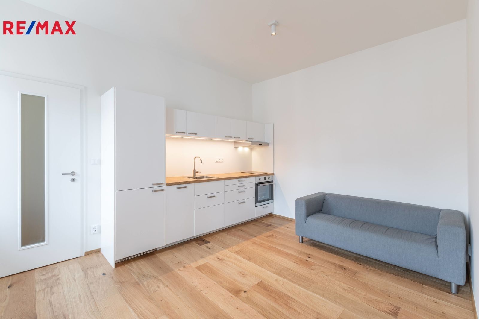 2+kk, Turnovská, Praha, 42 m²