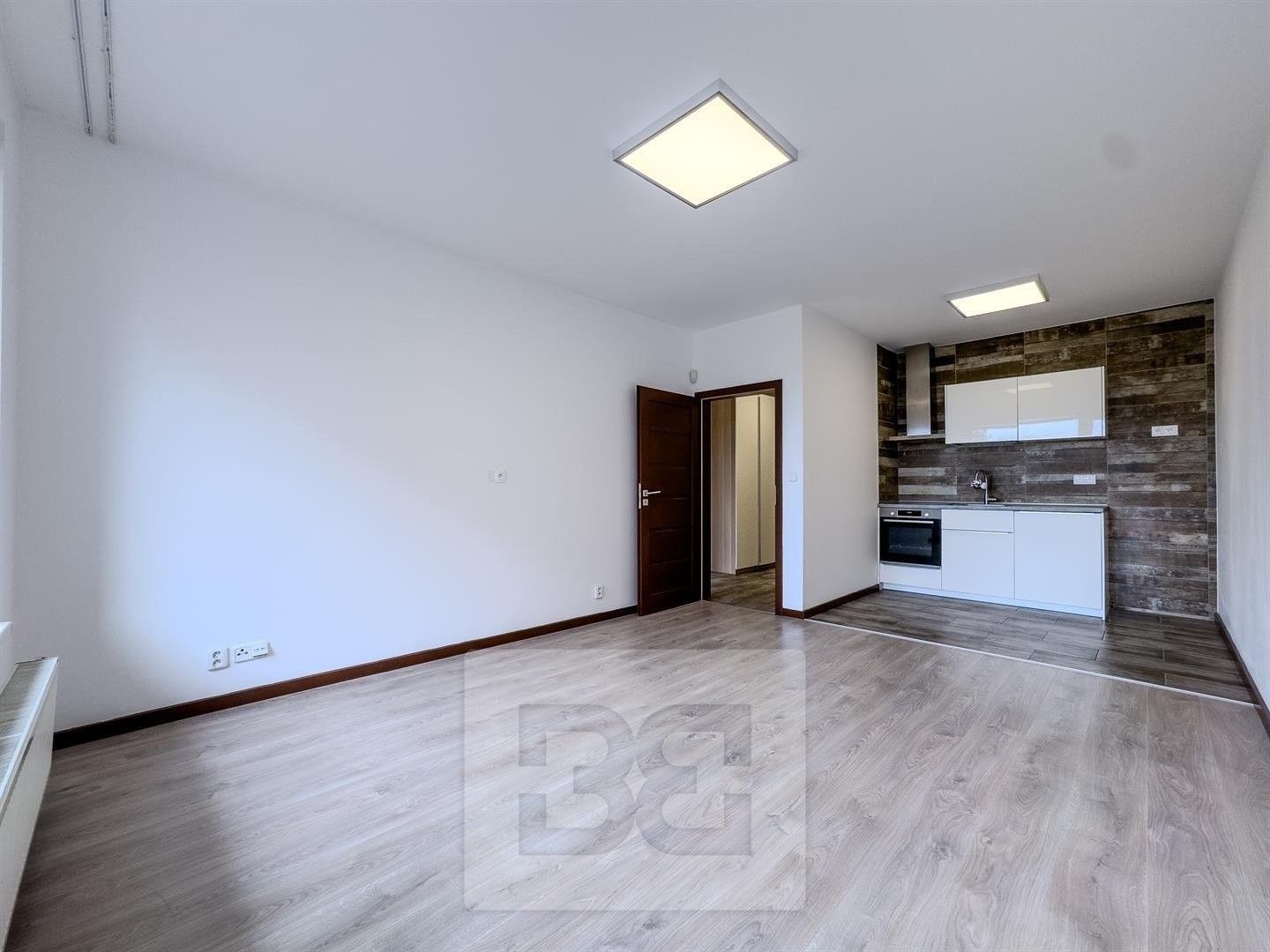 2+kk, Sazovická, Praha, 49 m²