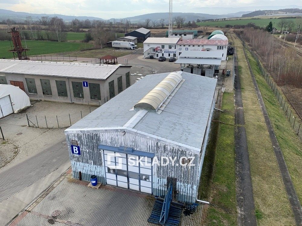 Sklady, Žalany, 275 m²