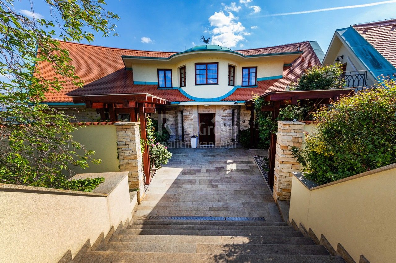 Rodinné domy, Trnová, 677 m²