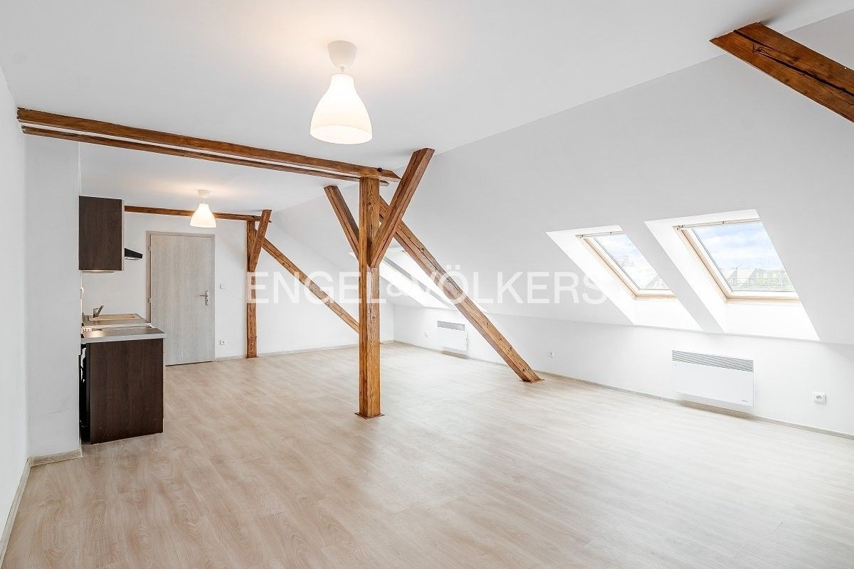 2+kk, Sokolovská, Praha, 52 m²