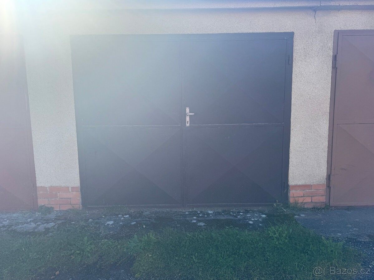 Garáže, Bezděčí u Trnávky, 569 43