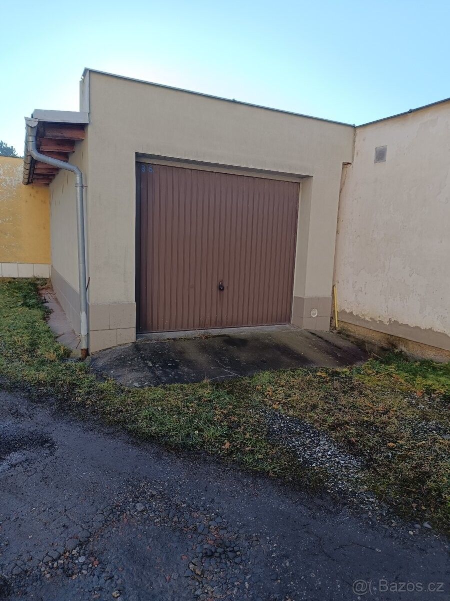 Garáže, Opava, 746 01