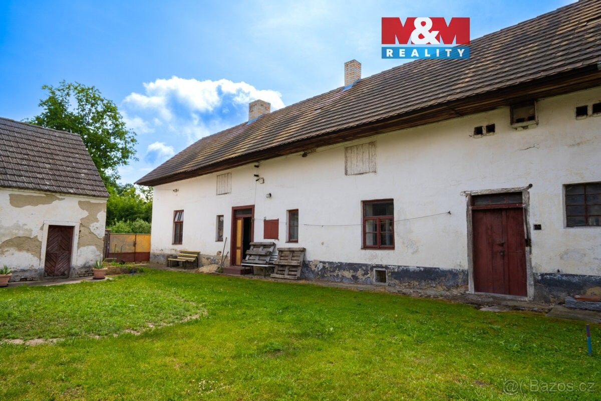 Rodinné domy, Bratronice, 386 01