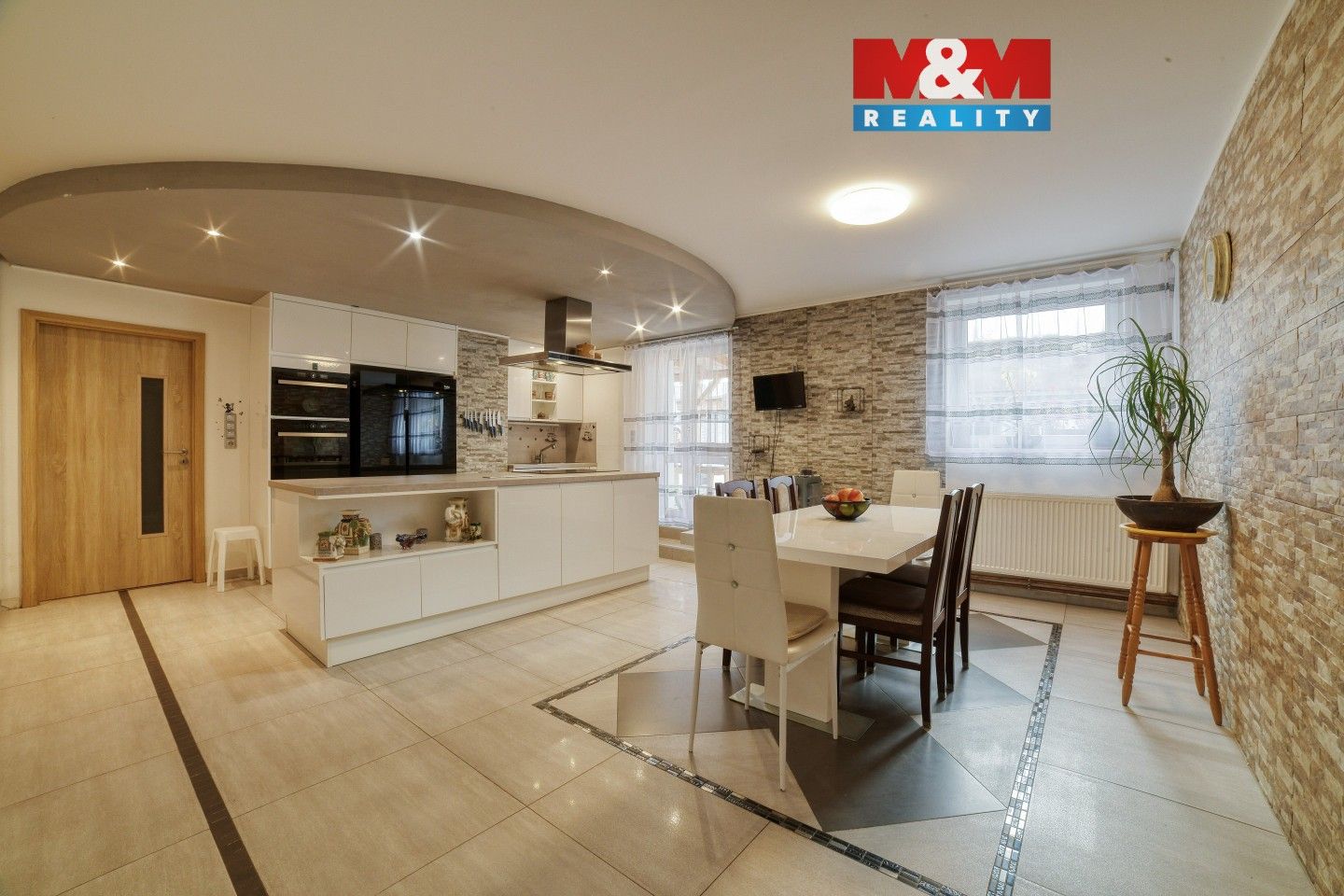 Rodinné domy, Týnec, Planá, 252 m²