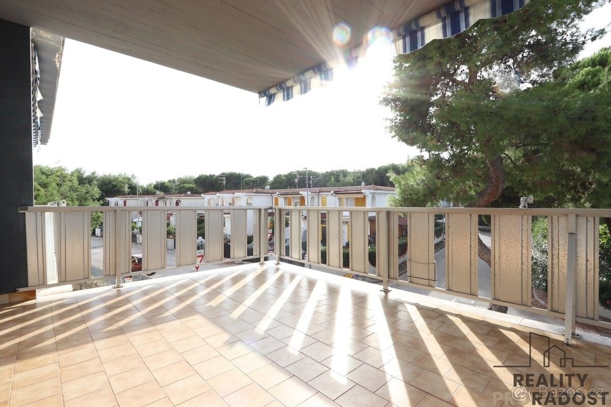 Byty, 987 66, Zahraničí