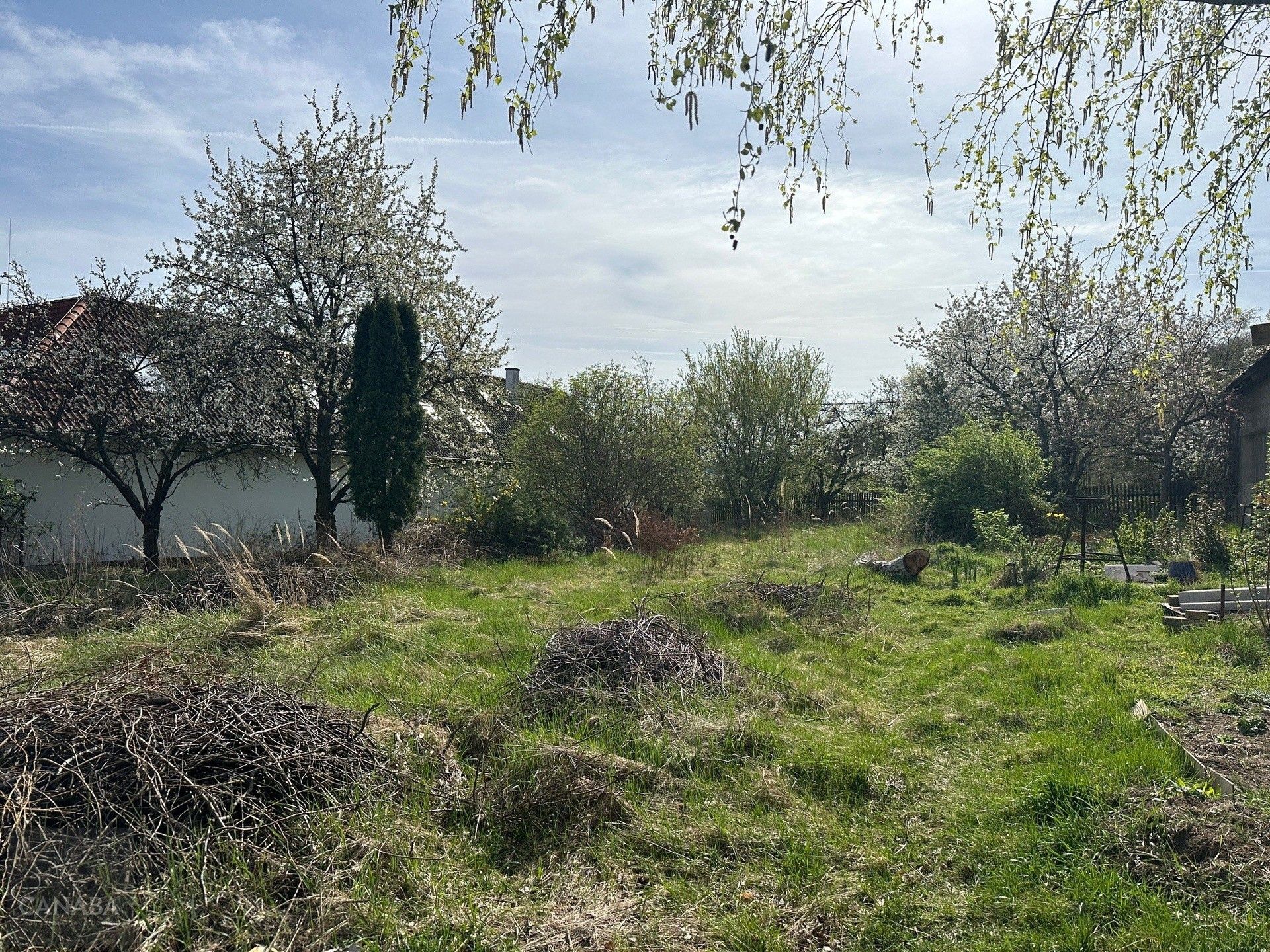 Prodej pozemek pro bydlení - Břežany, Lešany