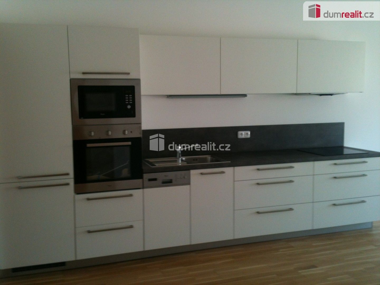 Pronájem byt 2+kk - Korunní, Praha, 72 m²