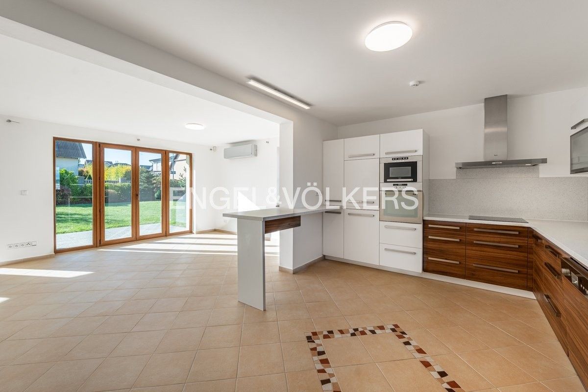 Rodinné domy, Nad Rybníkem, Unhošť, 180 m²