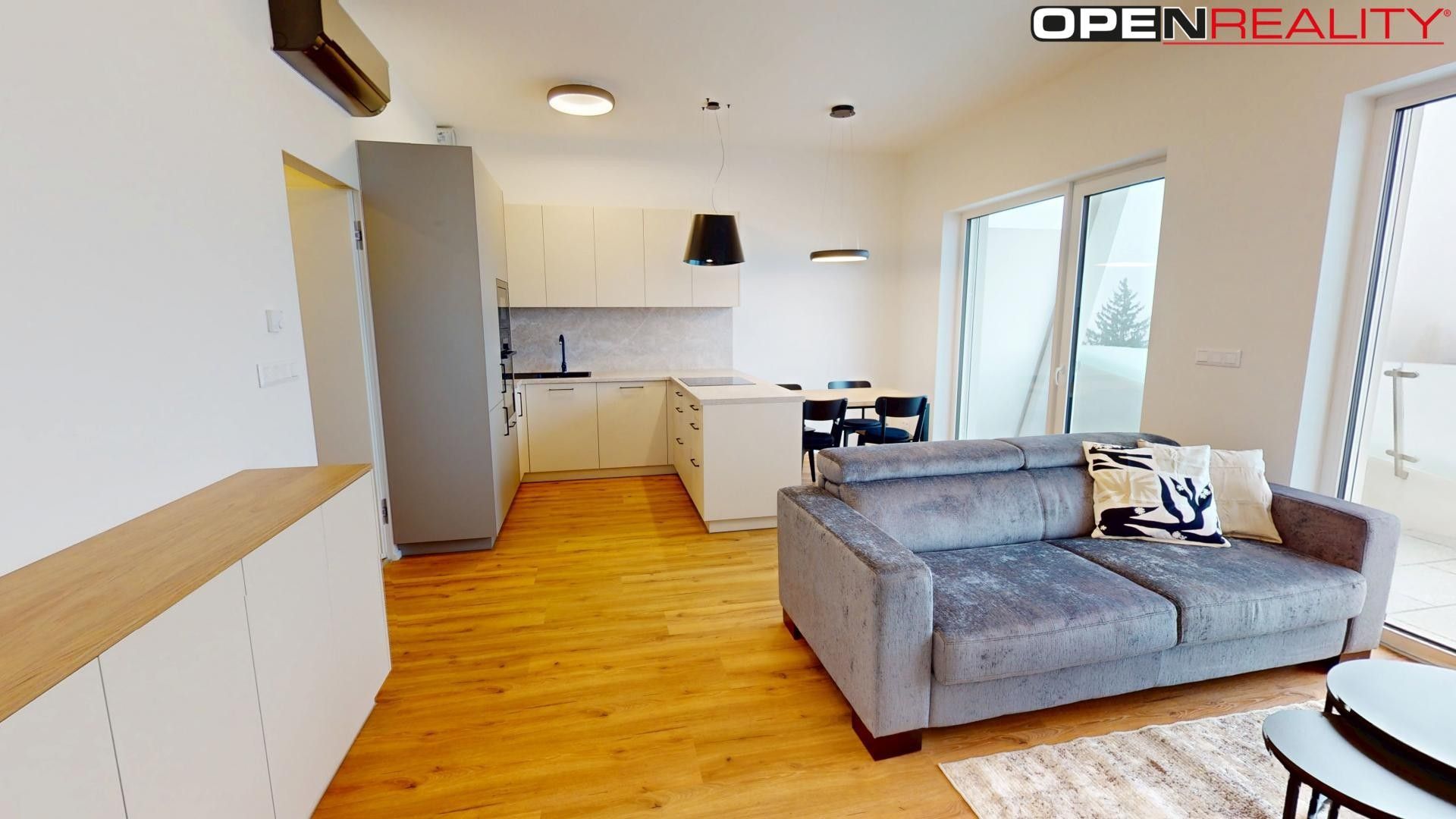 2+kk, Komárovská, Brno, 72 m²