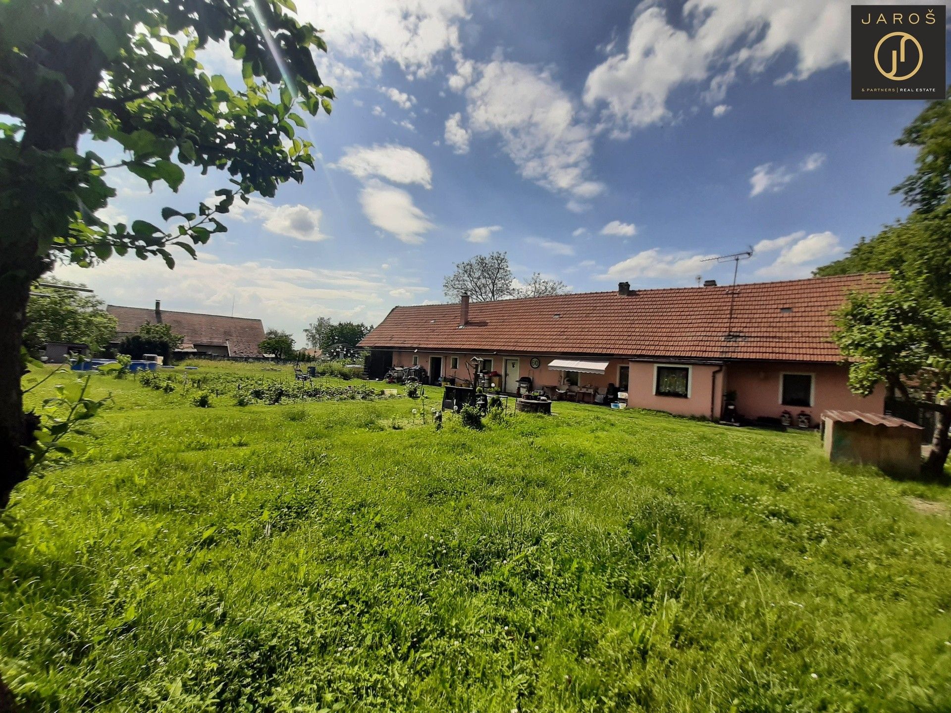 Prodej pozemek pro bydlení - Střihov, Sloveč, 1 790 m²