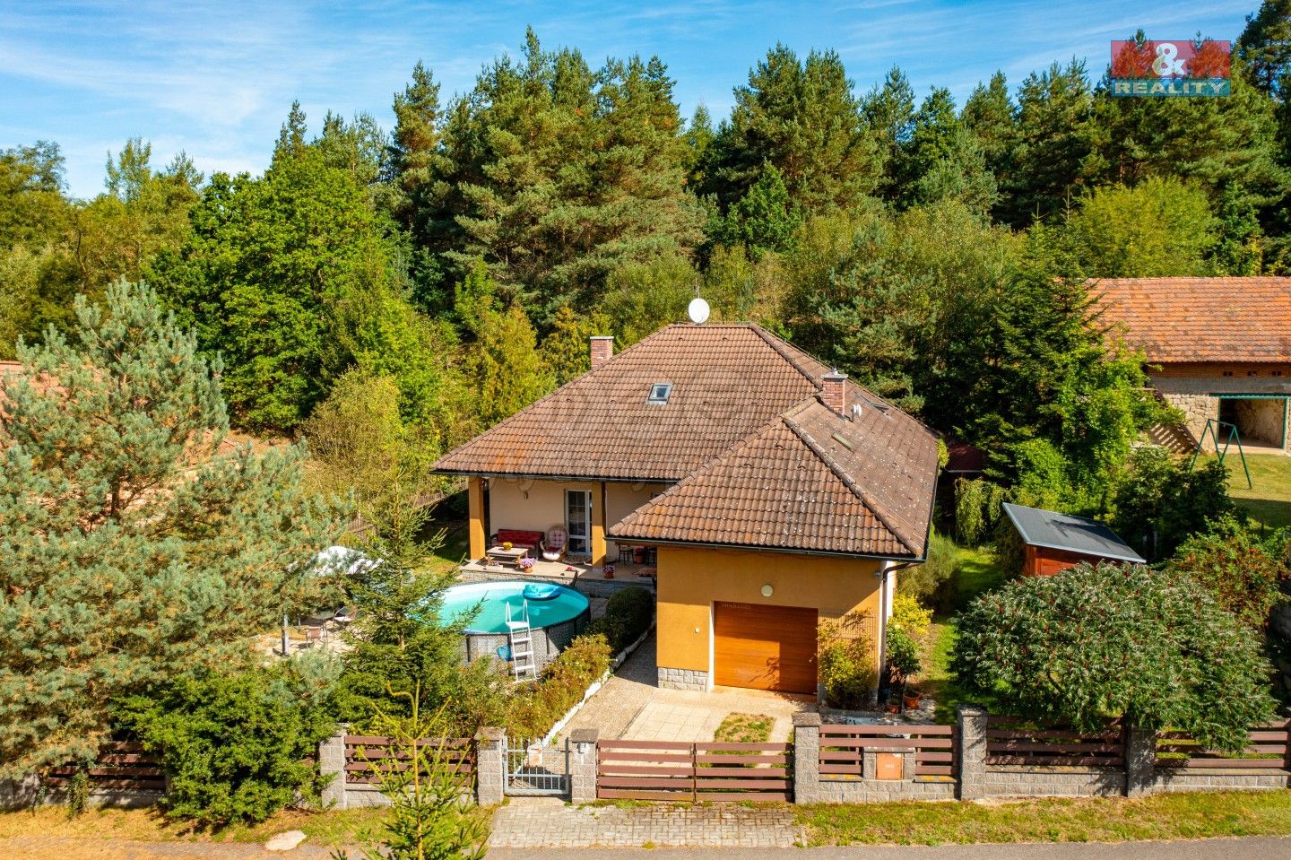 Rodinné domy, Hajany, 285 m²