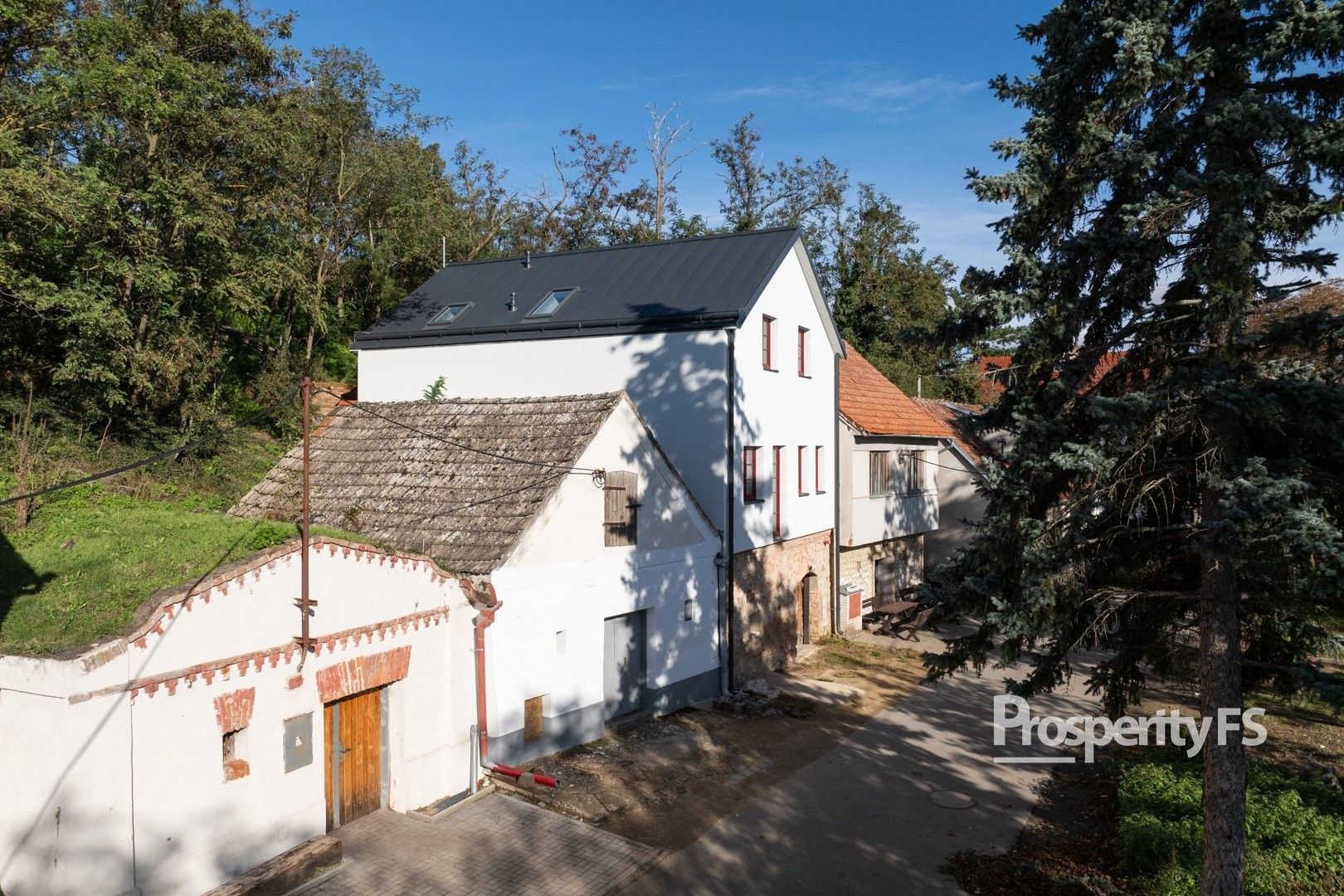 Prodej dům - Sklepní, Strachotín, 290 m²