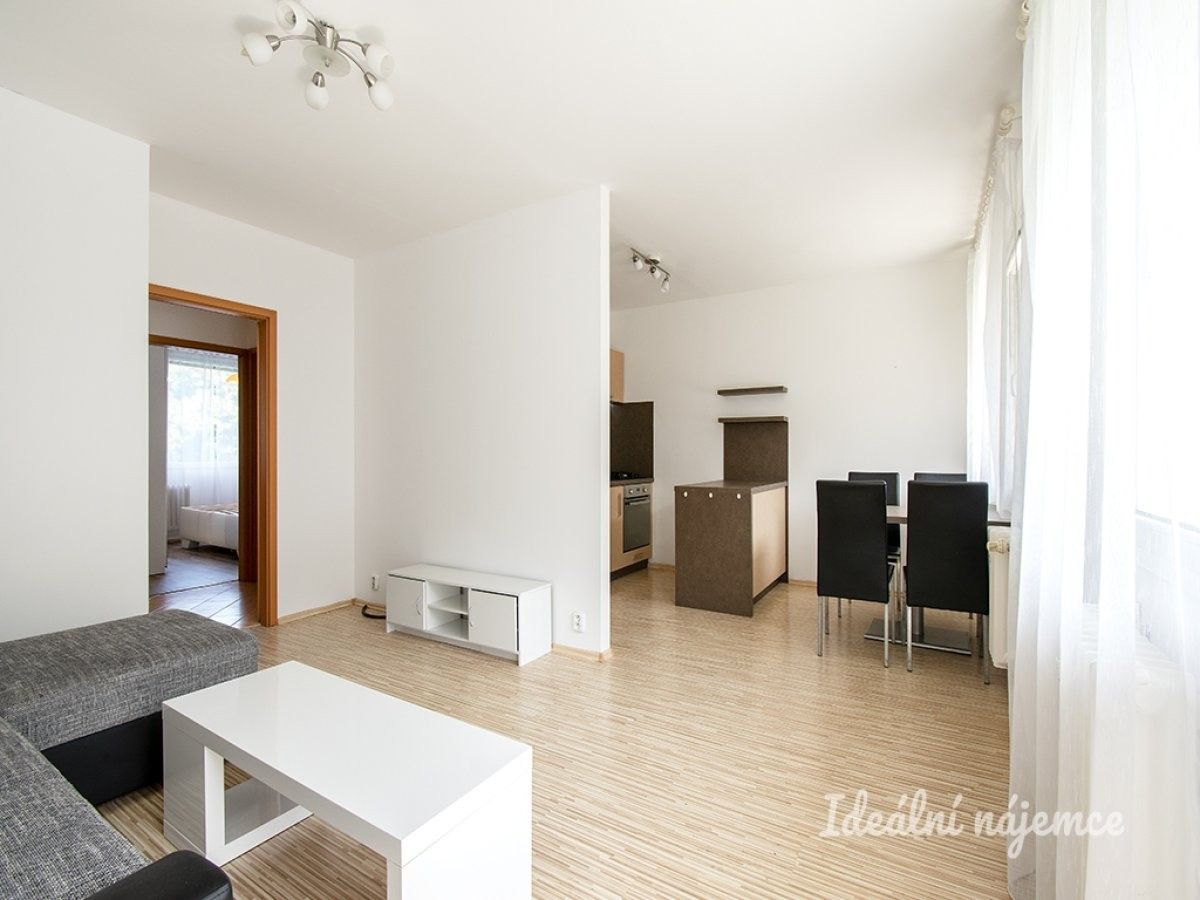 3+kk, Veltruská, Praha, 60 m²