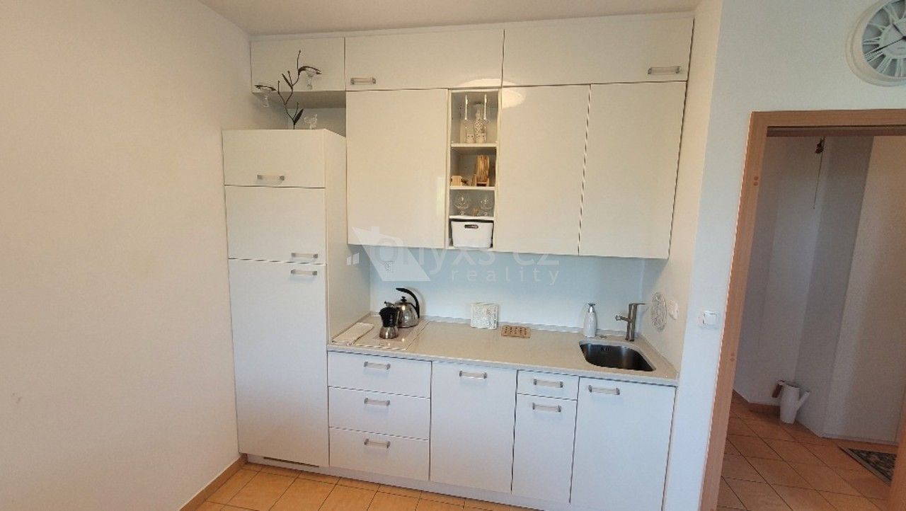 Pronájem byt 2+kk - Hornoměcholupská, Praha, 61 m²