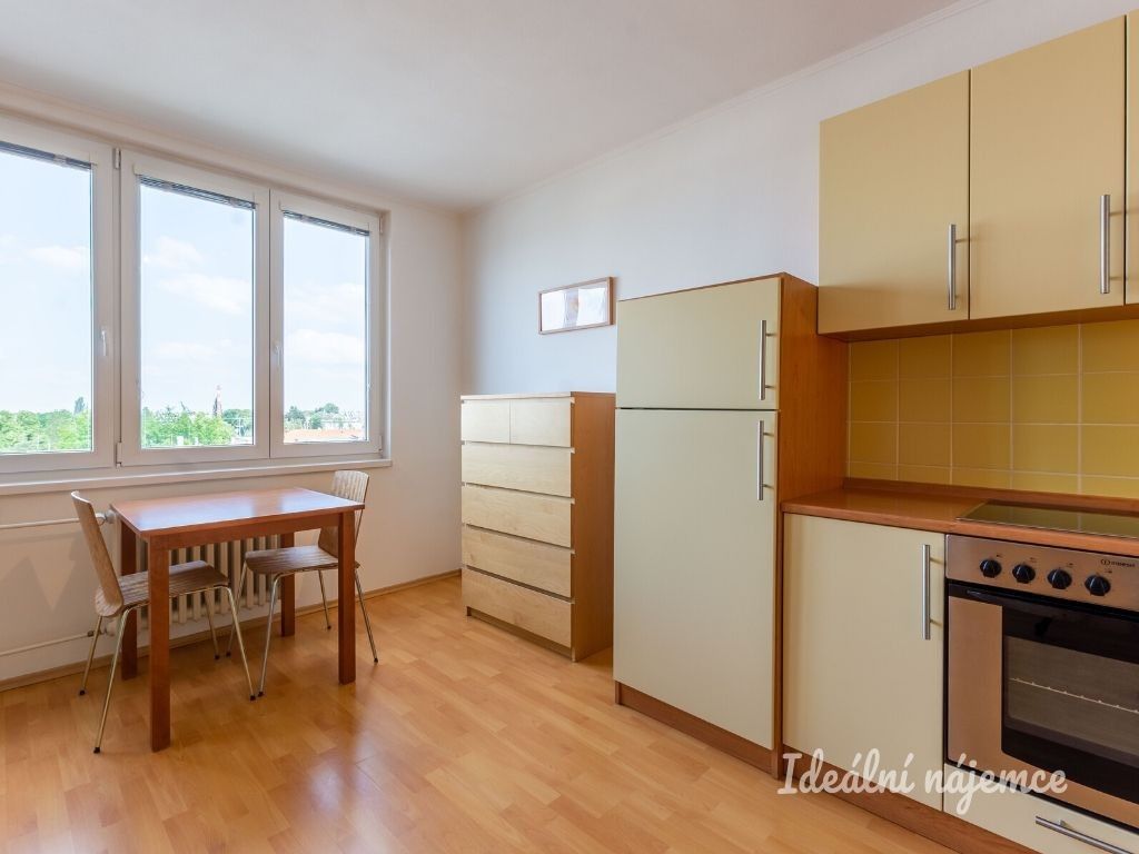 Pronájem byt 1+kk - Rýmařovská, Praha, 40 m²