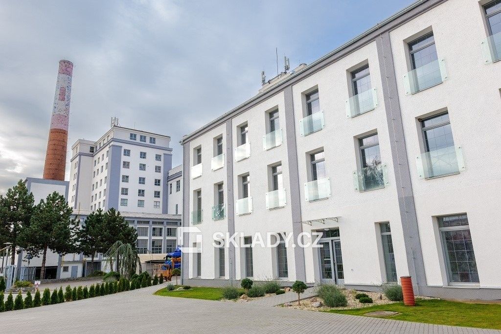 Sklady, Hrušovany u Brna, 3 000 m²