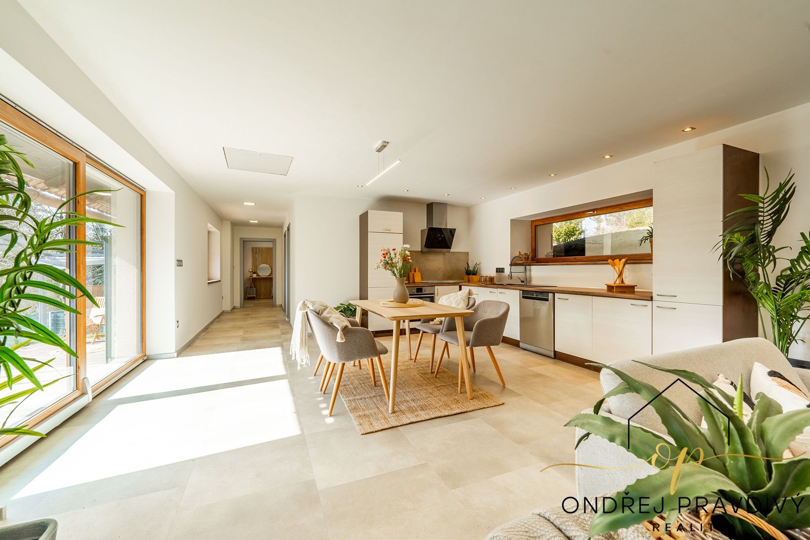 Prodej rodinný dům - Hlavní, Svinaře, 85 m²