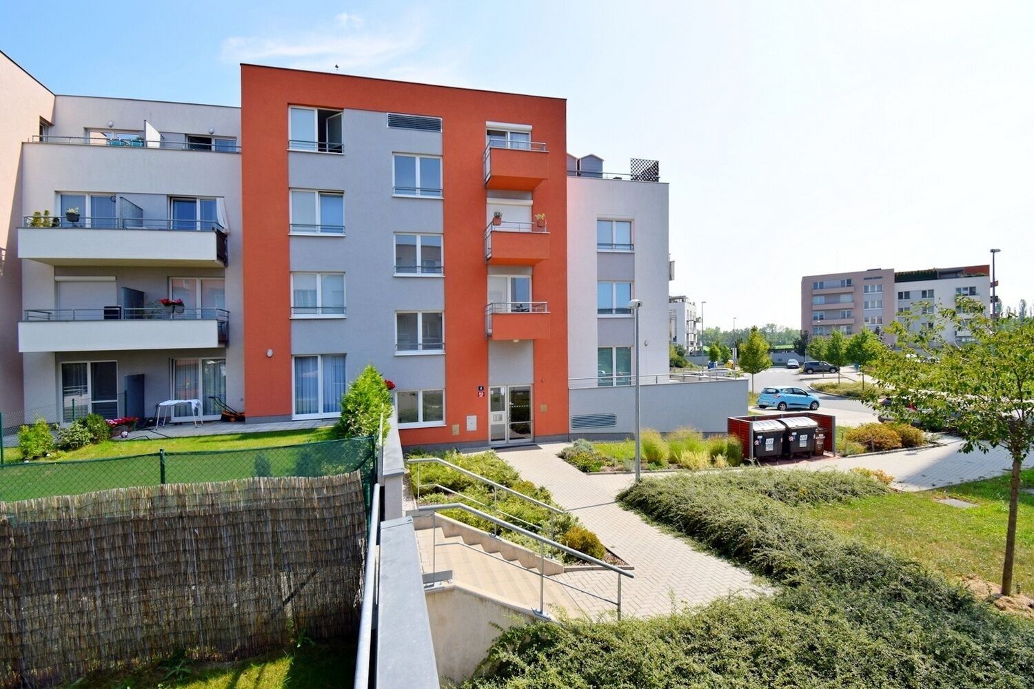 Pronájem byt 1+kk - Hlučkova, Praha, 30 m²