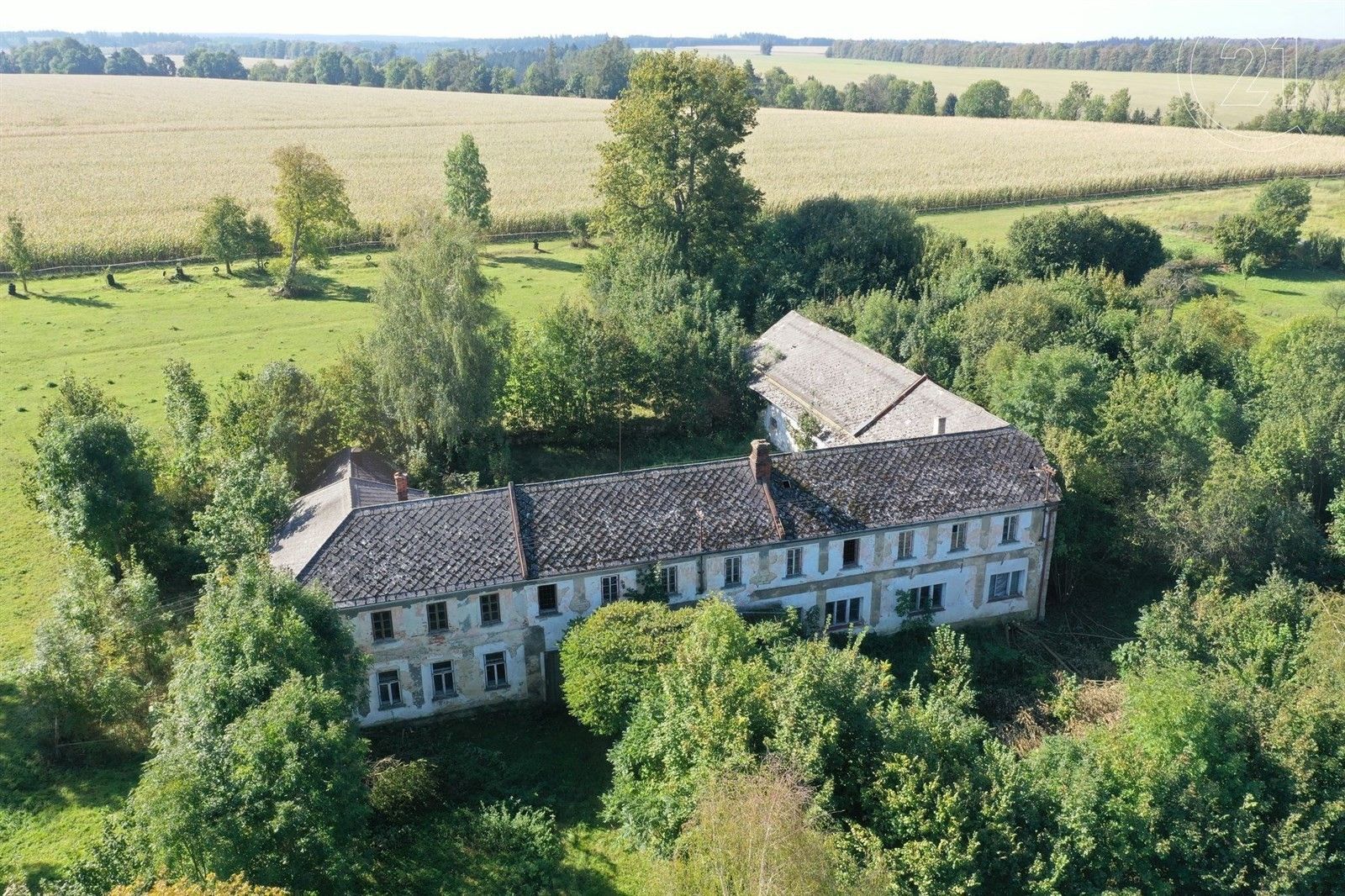 Ubytovací zařízení, Karle, 996 m²