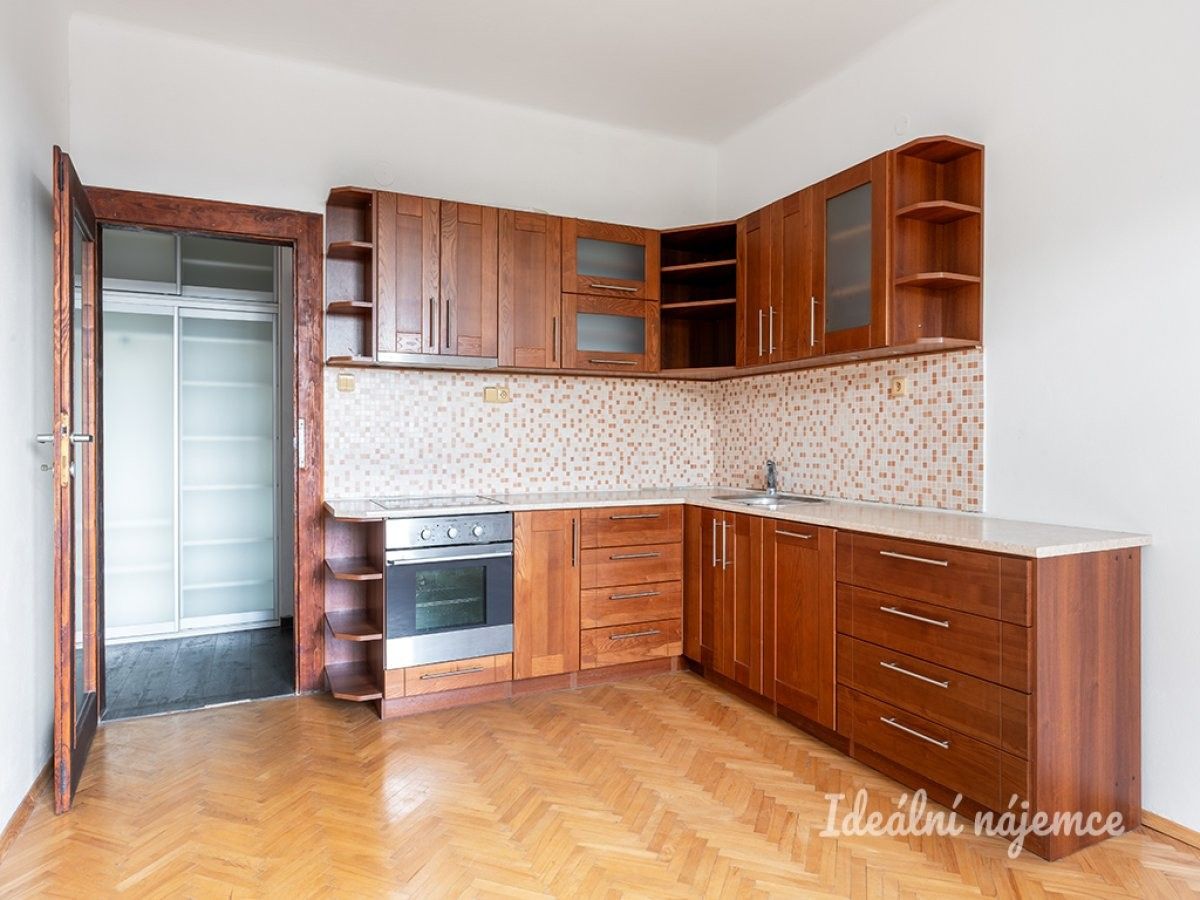 2+kk, Šrobárova, Praha, 46 m²