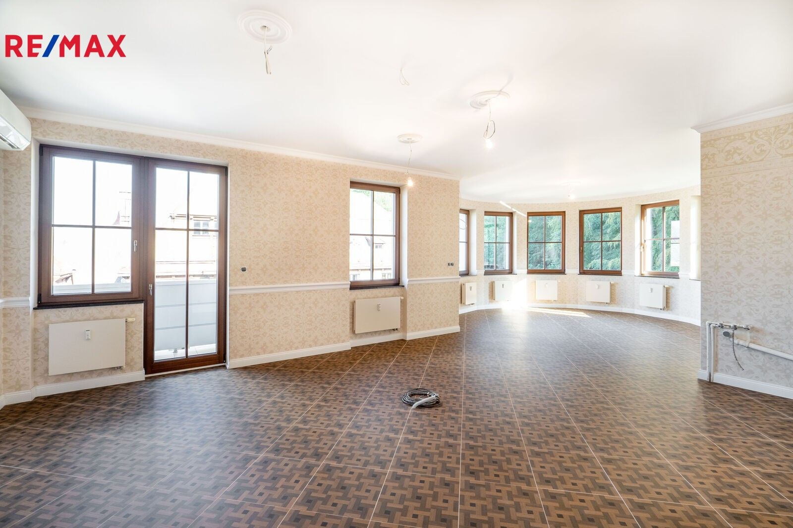 Prodej byt - Svahová, Karlovy Vary, 537 m²