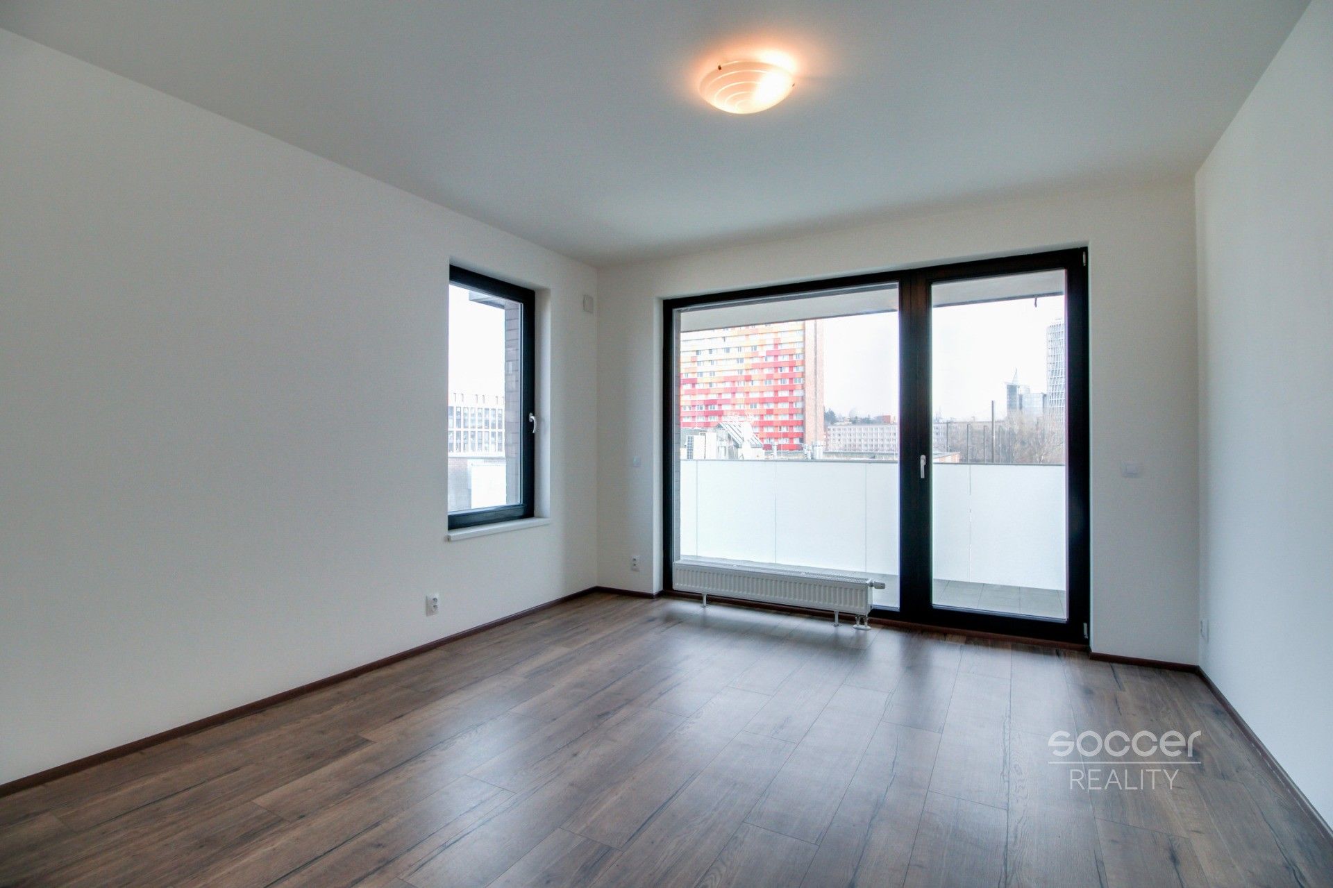 Pronájem byt 1+kk - Nekvasilova, Praha, 44 m²