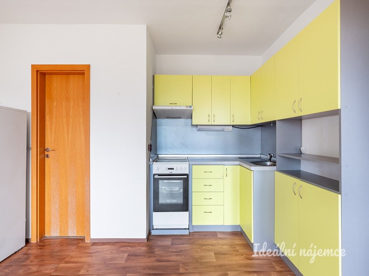 Pronájem byt 2+kk - Pujmanové, Praha, 39 m²