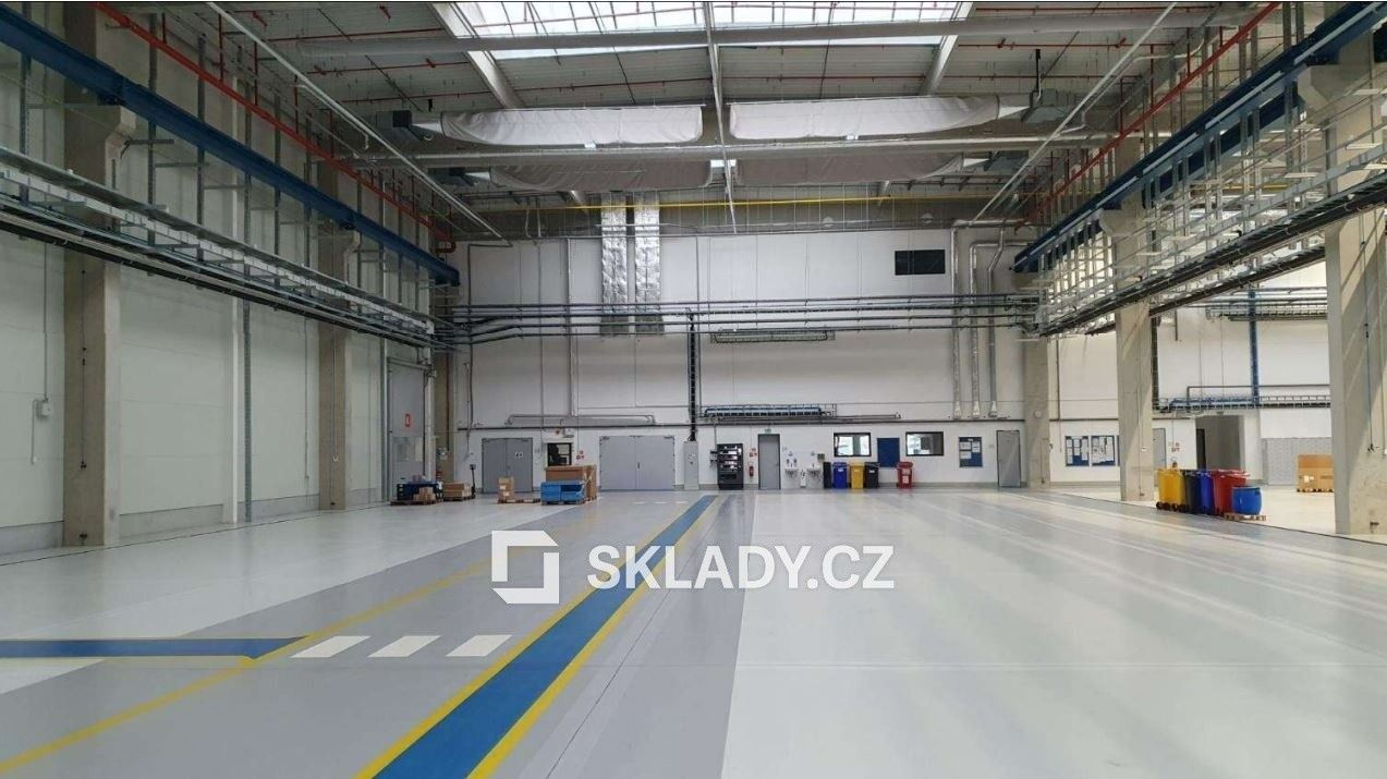 Sklady, Most, 2 700 m²