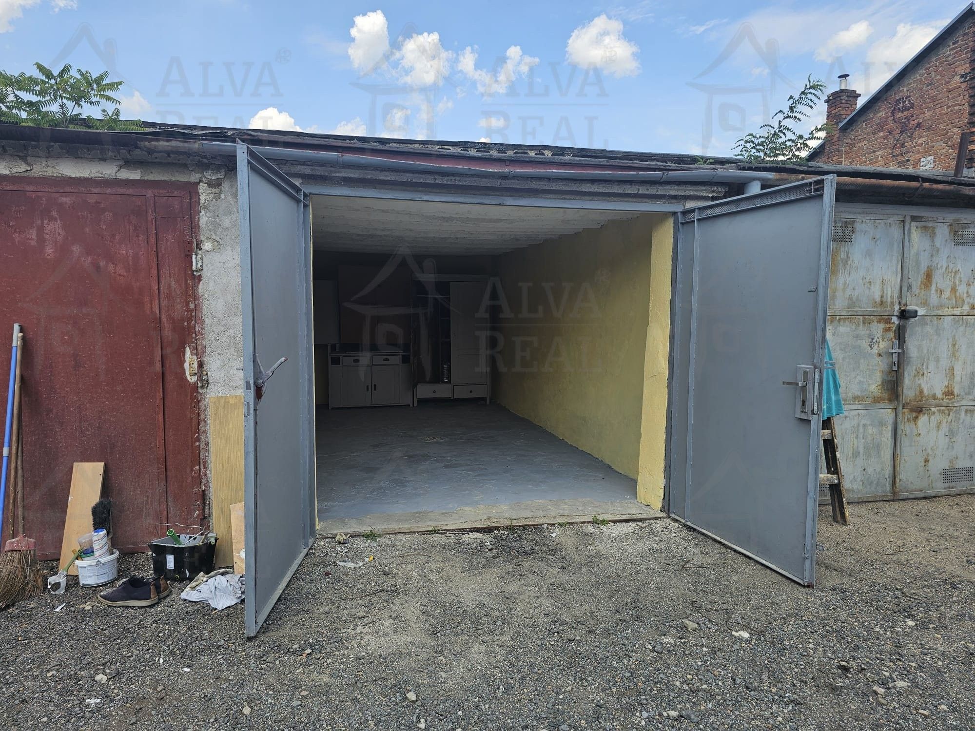 Prodej garáž - Komárov, Brno, 16 m²