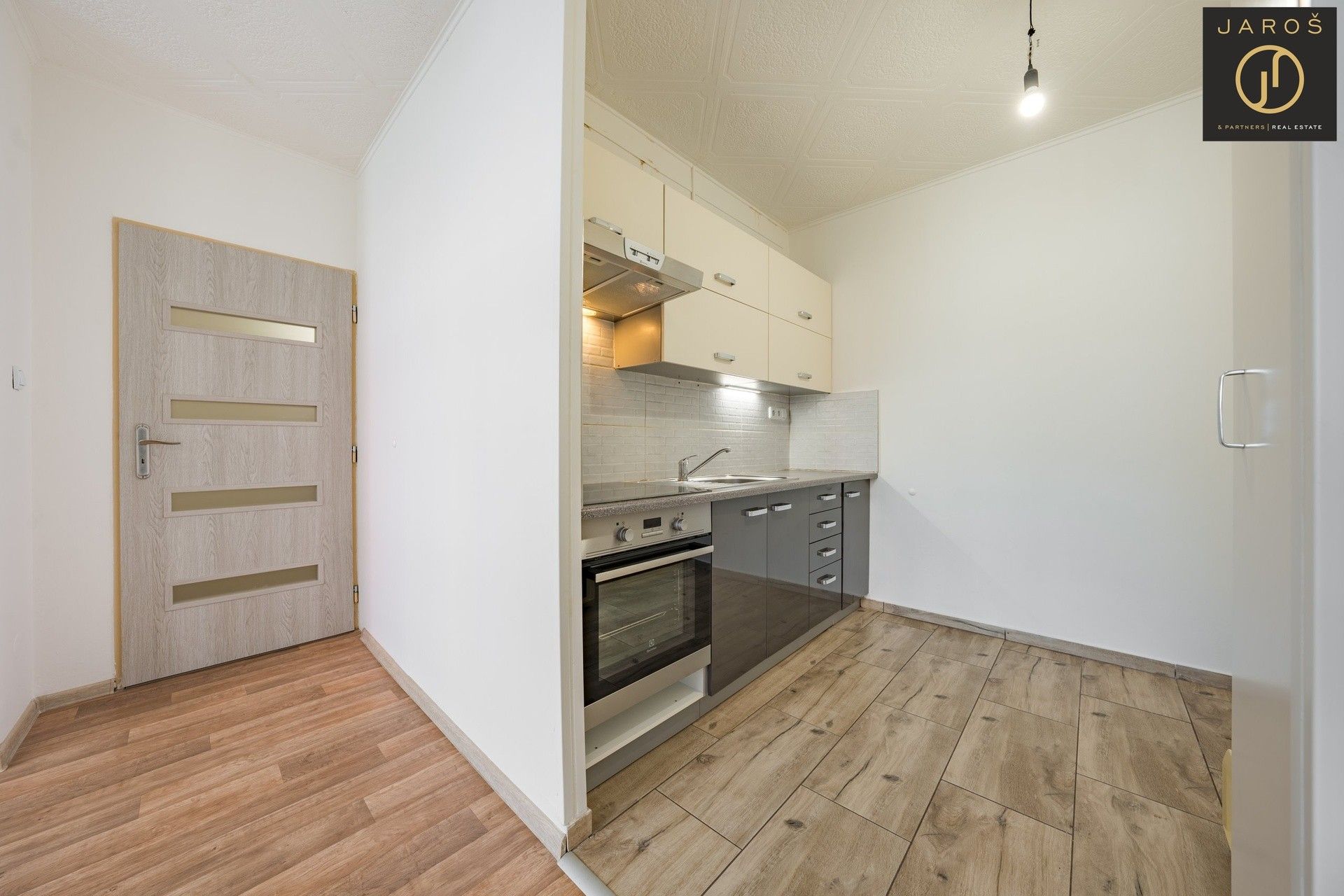 Pronájem byt 2+kk - Anglická, Kladno, 42 m²