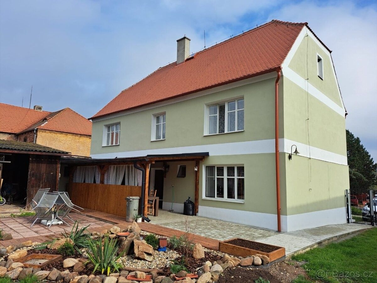 Prodej dům - Vroutek, 439 82, 210 m²