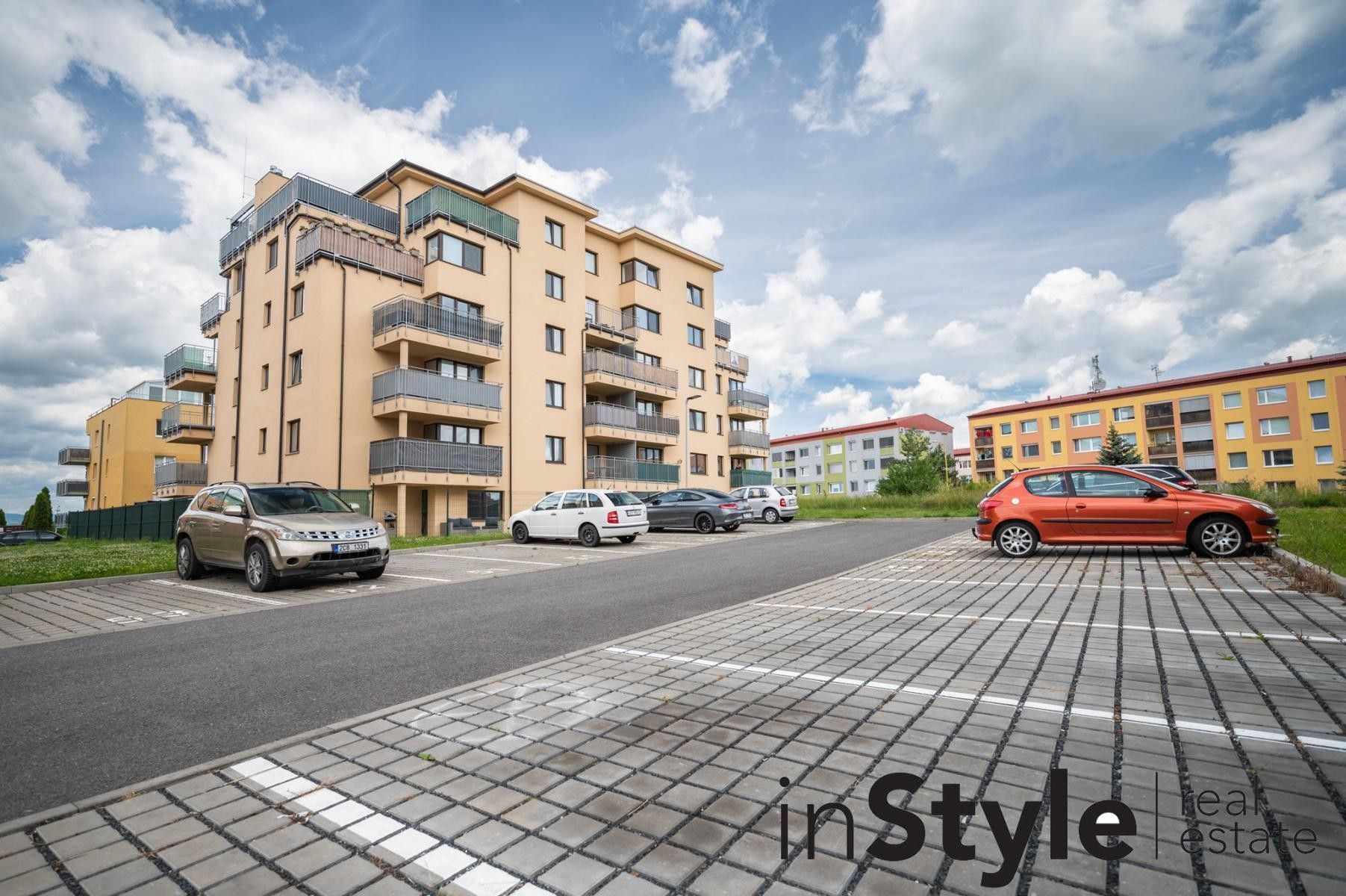 Pronájem byt 2+kk - Jabloňová, Uherské Hradiště, 54 m²