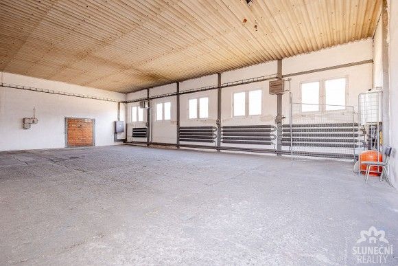 Sklady, Bzenec, 696 81