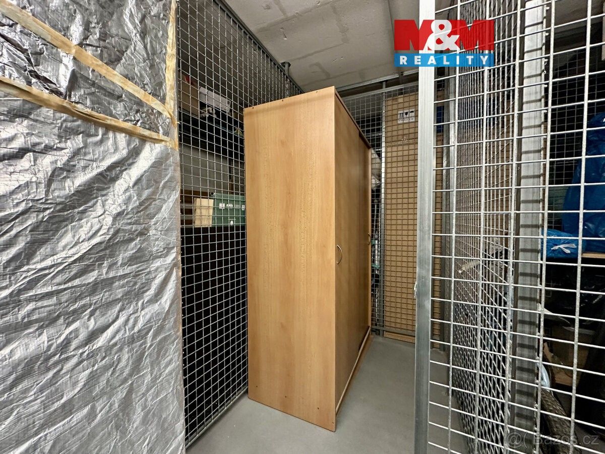 Sklady, Praha, 190 00