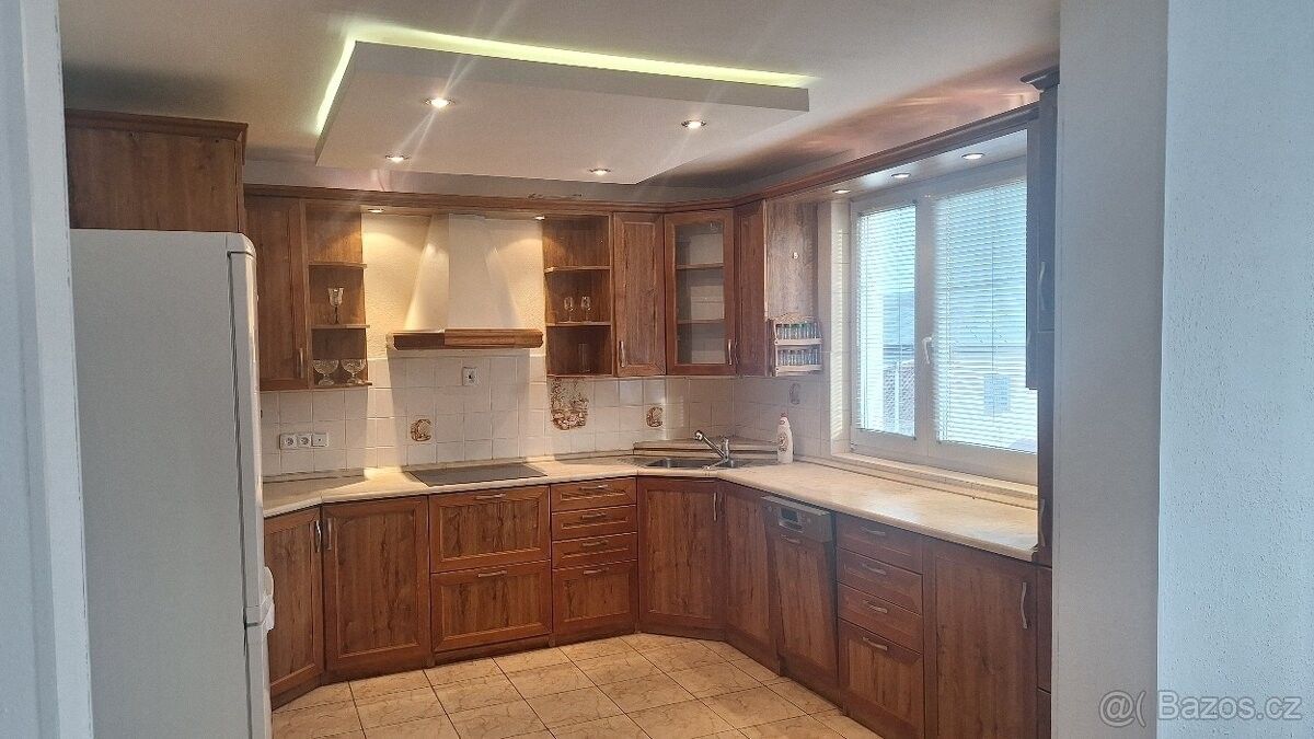 Pronájem byt - Jenštejn, 250 73