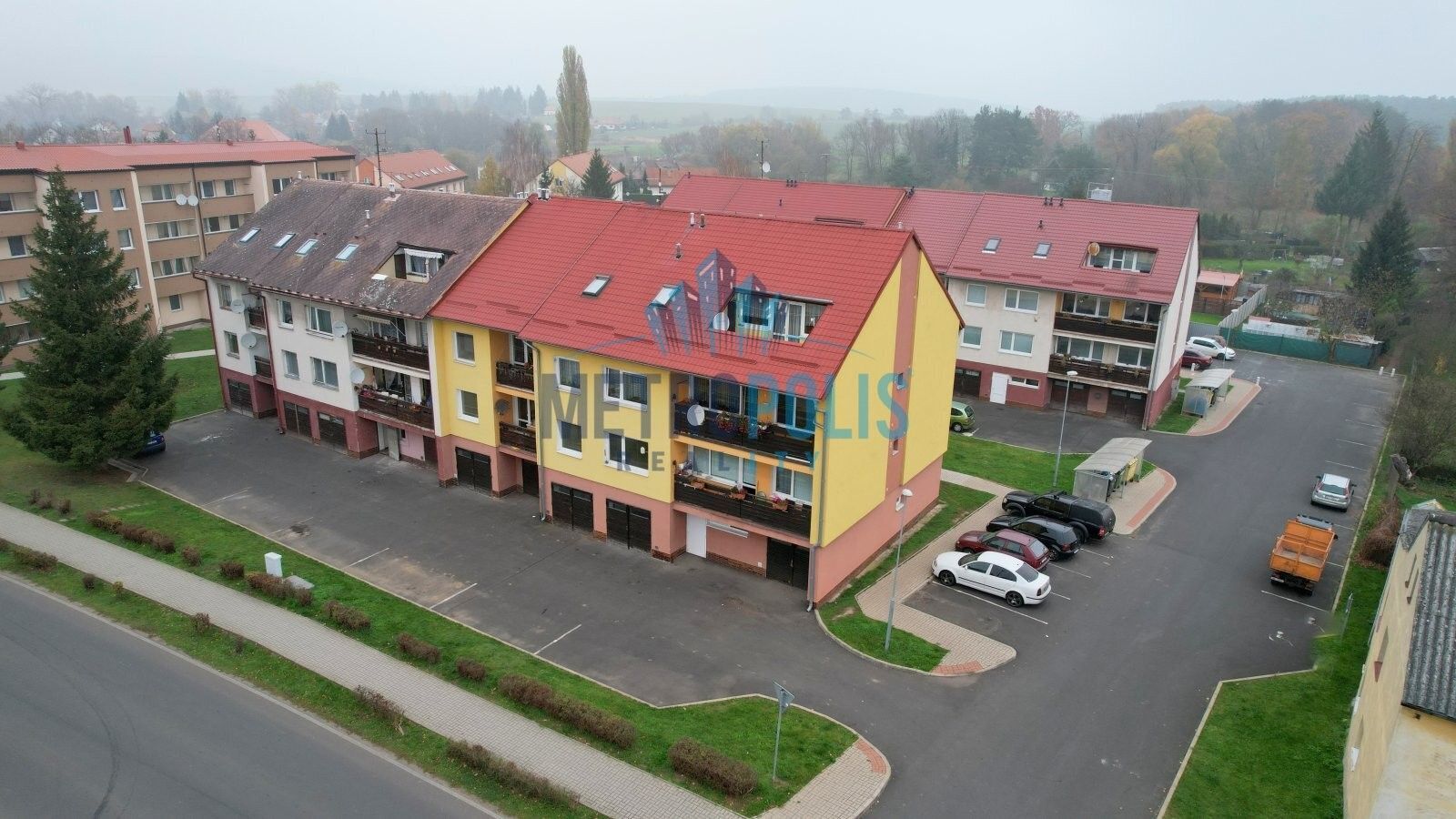 5+1, Kryrská, Vroutek, 100 m²