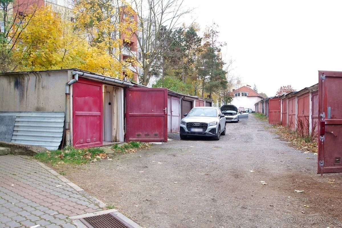 Garáže, Znojmo, 669 02