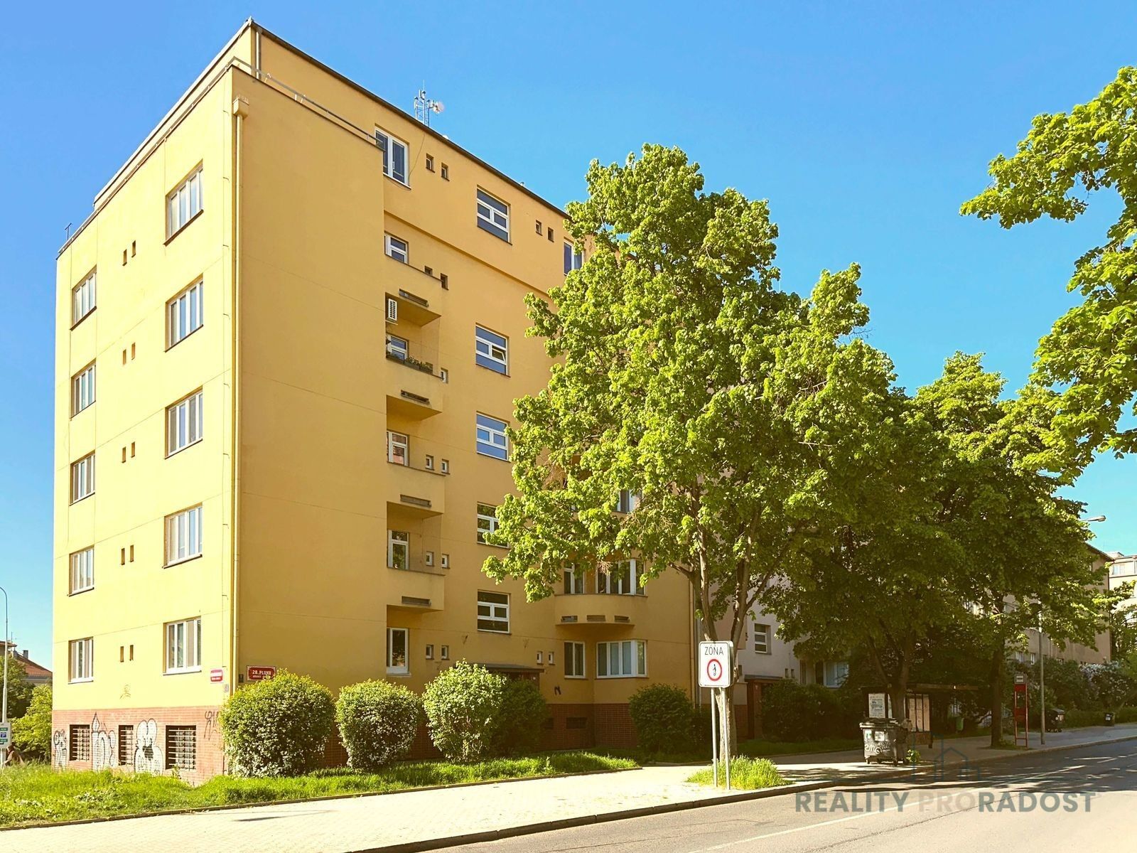 2+kk, 28. pluku, Praha, 47 m²