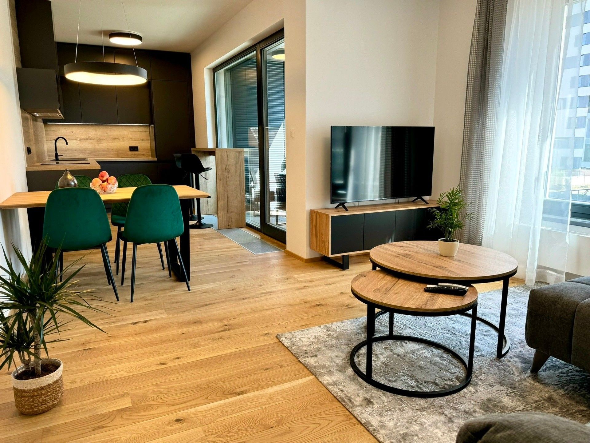 Pronájem byt 2+kk - Růžodolská, Praha, 65 m²