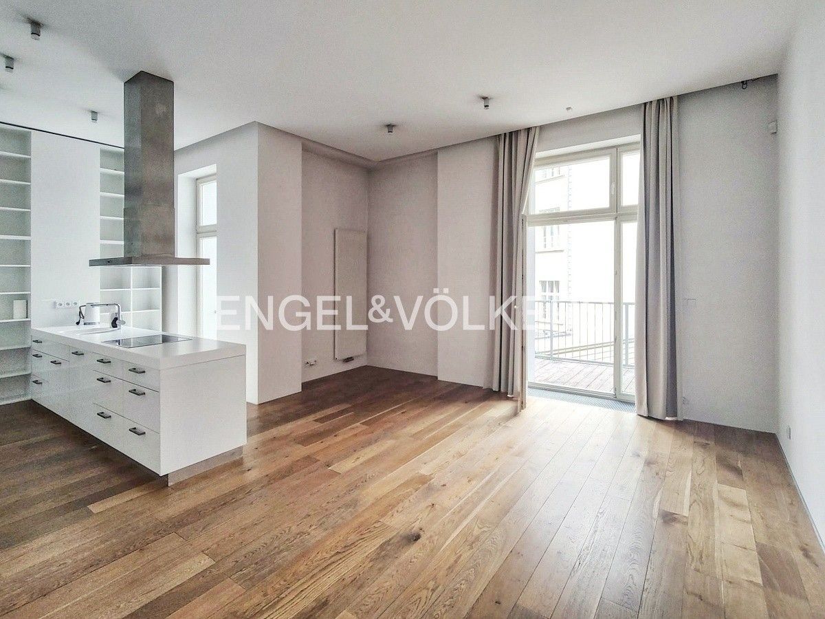 2+kk, Laubova, Praha, 72 m²